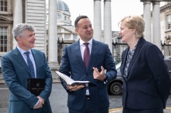 John O'Neill, Head of Publishing, Research & Corporate Relations, IPA, Tánaiste, Leo Varadkar, TD and Helen Brophy, Director General, IPA 